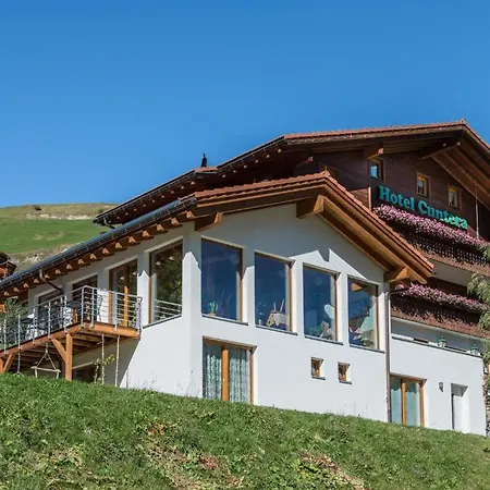 Hotel Cuntera