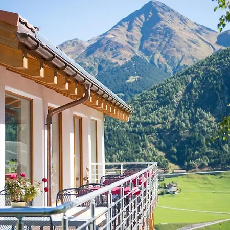 Cuntera Hotel Curaglia