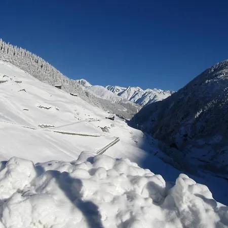 فندق Cuntera 3*