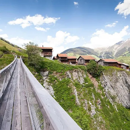 Hotel Cuntera