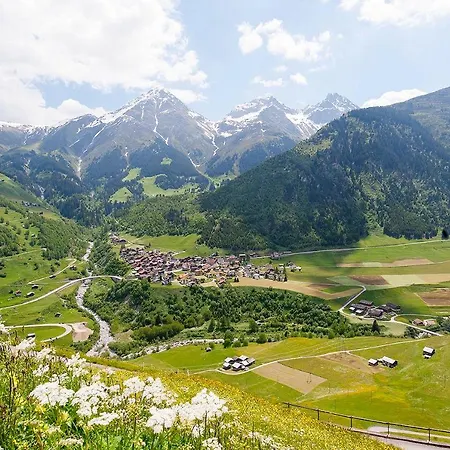 Cuntera 3* Curaglia