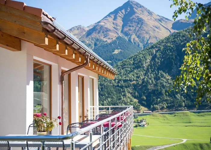 Cuntera فندق Curaglia